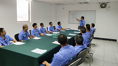 林森易潔門(mén)-車(chē)間員工開(kāi)會(huì)